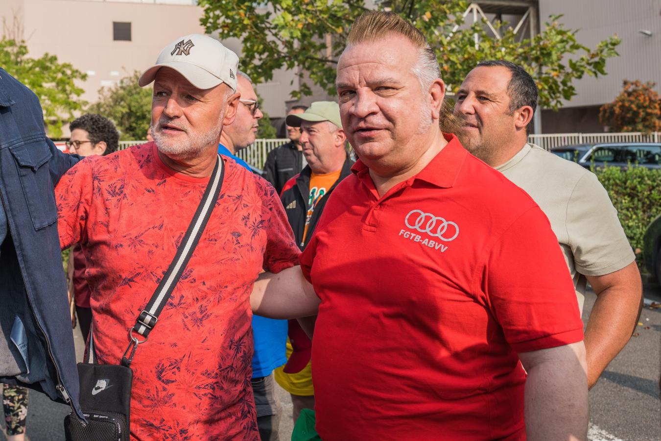 Francis Dagrin, député PTB et ouvrier chez Audi Brussels, lors de l'assemblée générale à Audi Forest