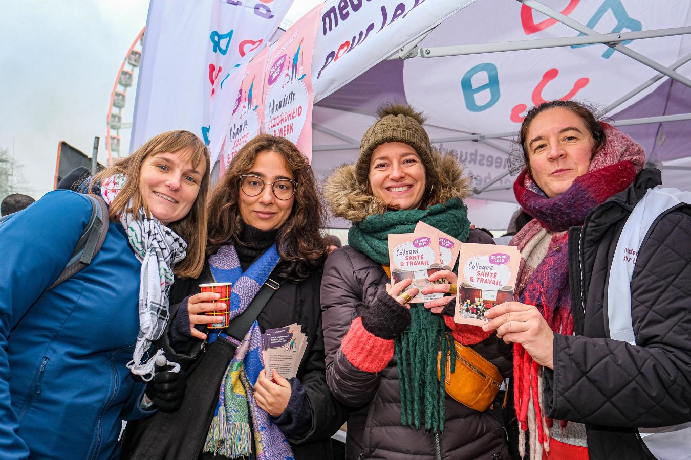 Des membres de Médecine pour le Peuple lors d'une action contre l'Arizona.