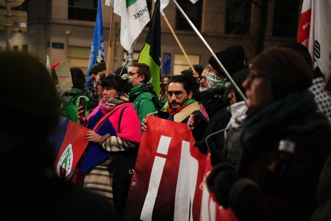 Des gens en actions contre Trump le lundi 20 janvier 2025 à Bruxelles