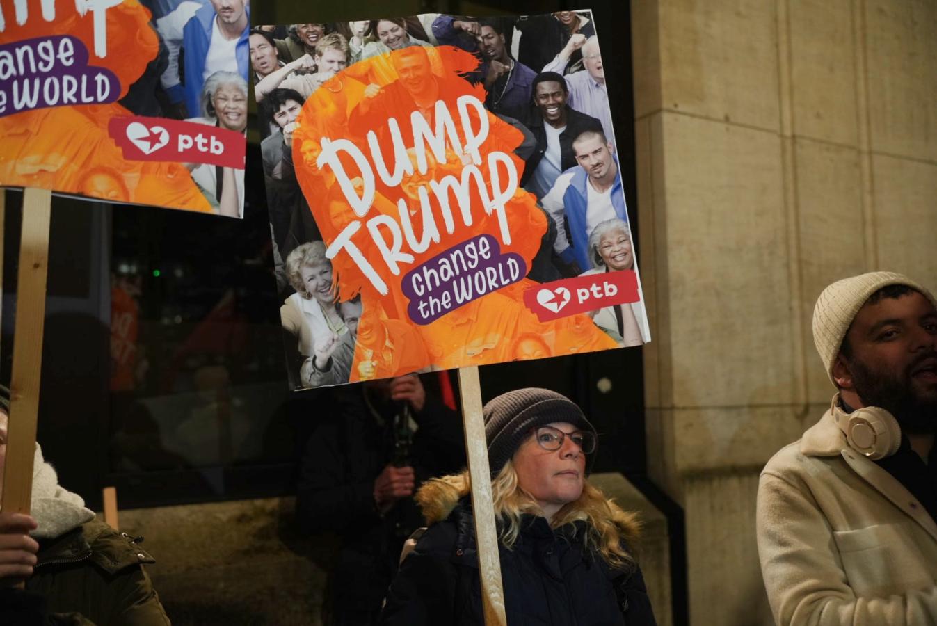 Des gens en actions contre Trump le lundi 20 janvier 2025 à Bruxelles