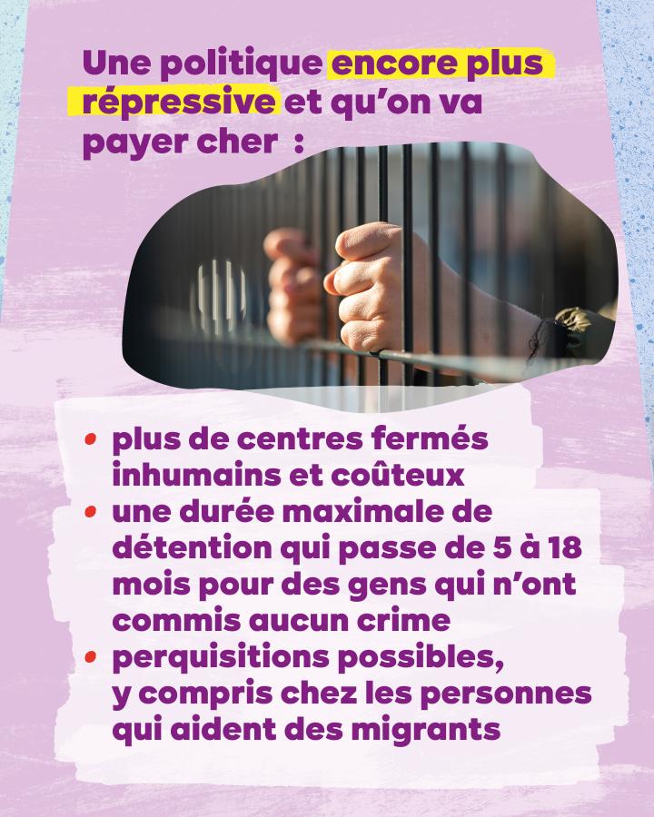 Des mains aggripant des barreaux de prison. Texte : Une politique encore plus répressives et qu’on va payer cher : plus des centres fermés inhumains et coûteux une durée maximale de détention qui passe de 5 à 18 mois pour des gens qui ‘n'ont commis aucun 