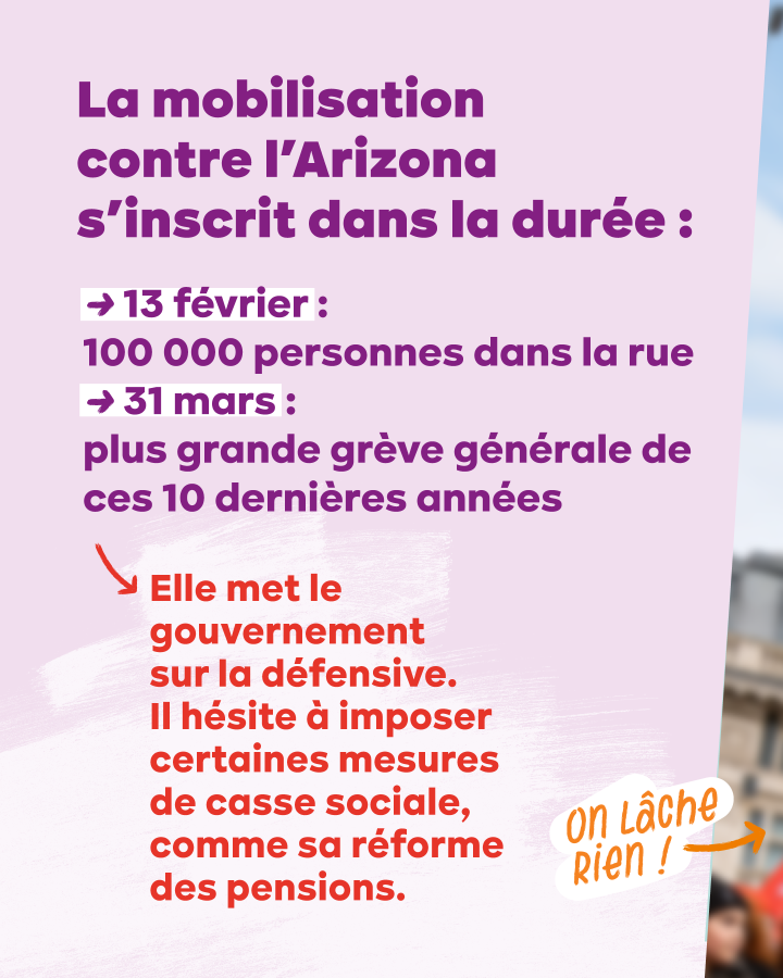 Texte : La mobilisation contre l'Arizona s'inscrit dans la durée. 13 février : 100 000 personnes dans la rue. 31 mars. plus grande grève générale de ces 10 dernières années. Elle met le gouvernement sur la défensive. Il hésite à imposer certaines mesures