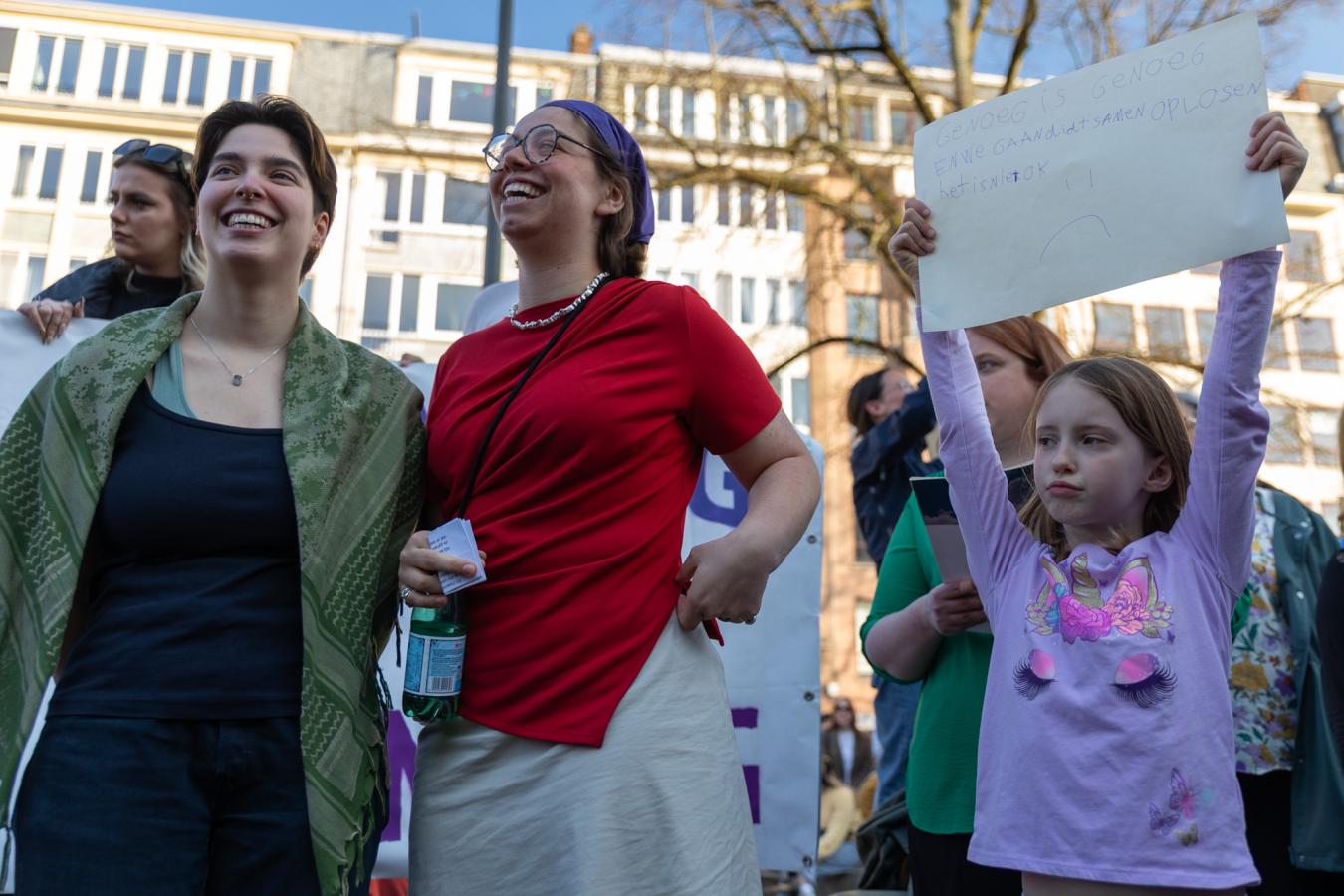 Des participantes à un rassemblement contre les violences sexuelles.
