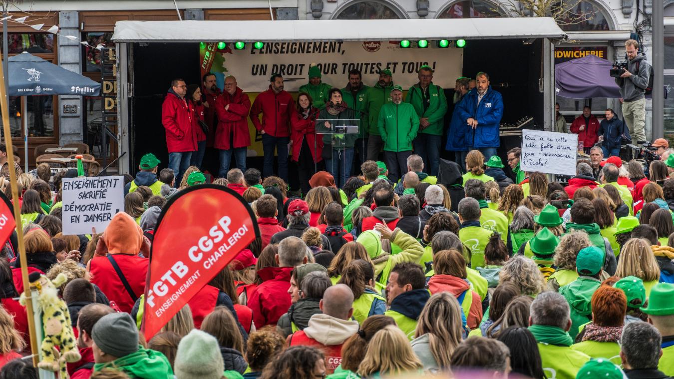 Discours des responsables syndicaux lors de l'action des enseignants à Mons
