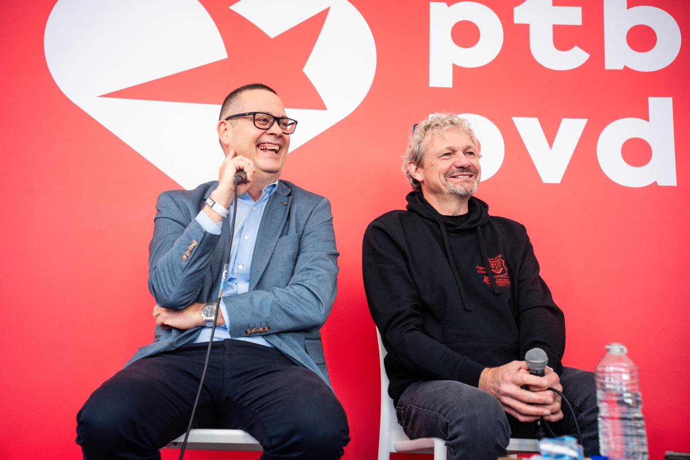 Raoul hedebouw et Thierry Bodson sur scène