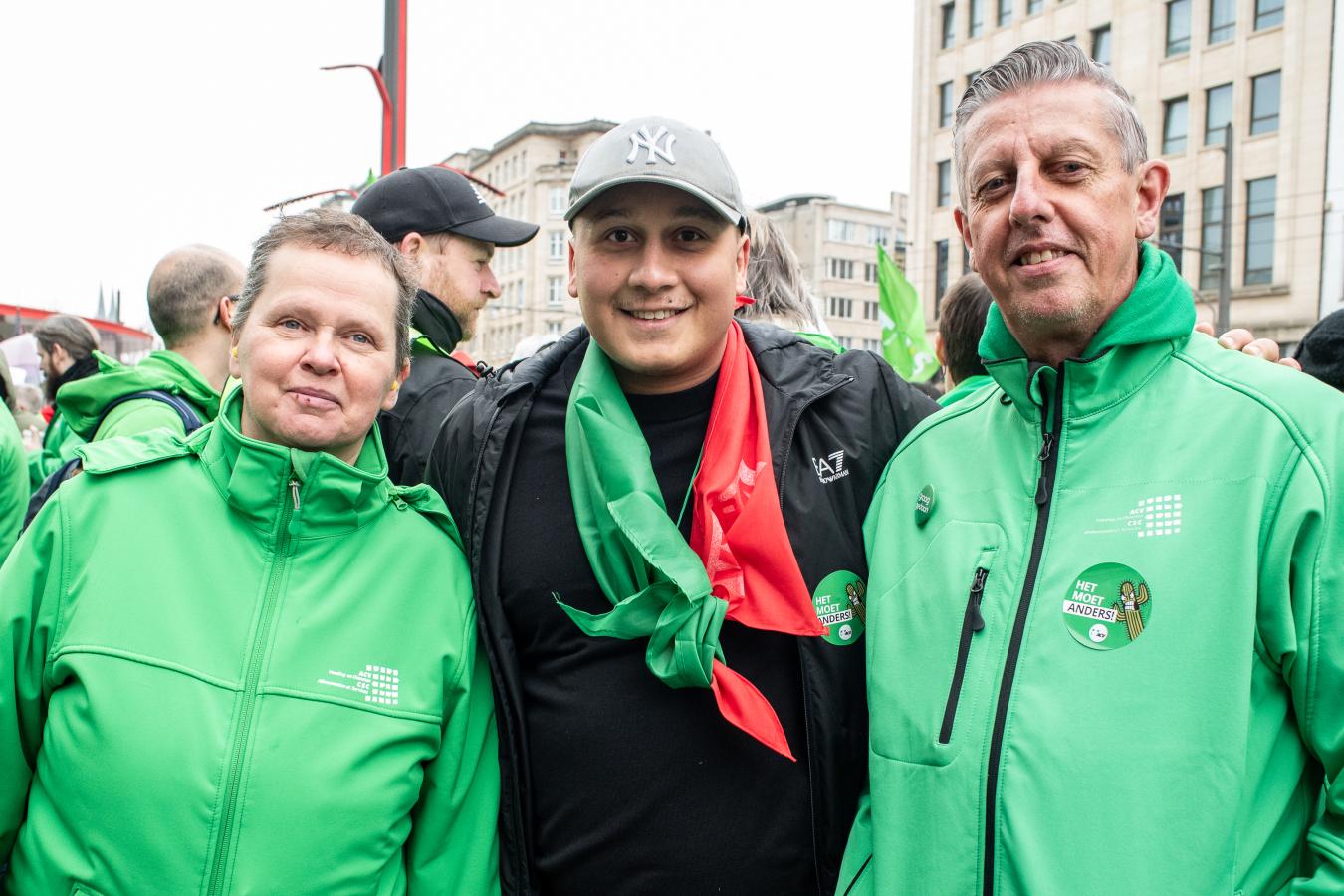 Groupe de 3 syndicalistes lors de la journée d'actions du 10 février