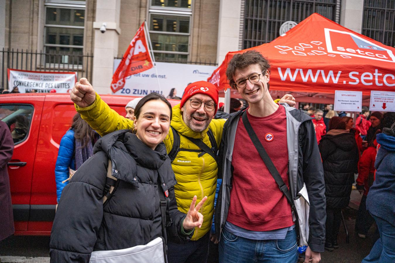 Militants du PTB lors de la journée d'action provinciale à Bruxelles, le 12 février