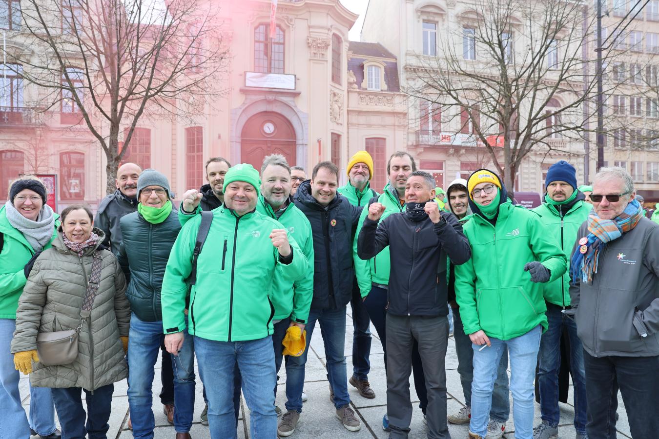 Groupe de syndicalistes en vert lors de la journée d'actions du 5 février 2026