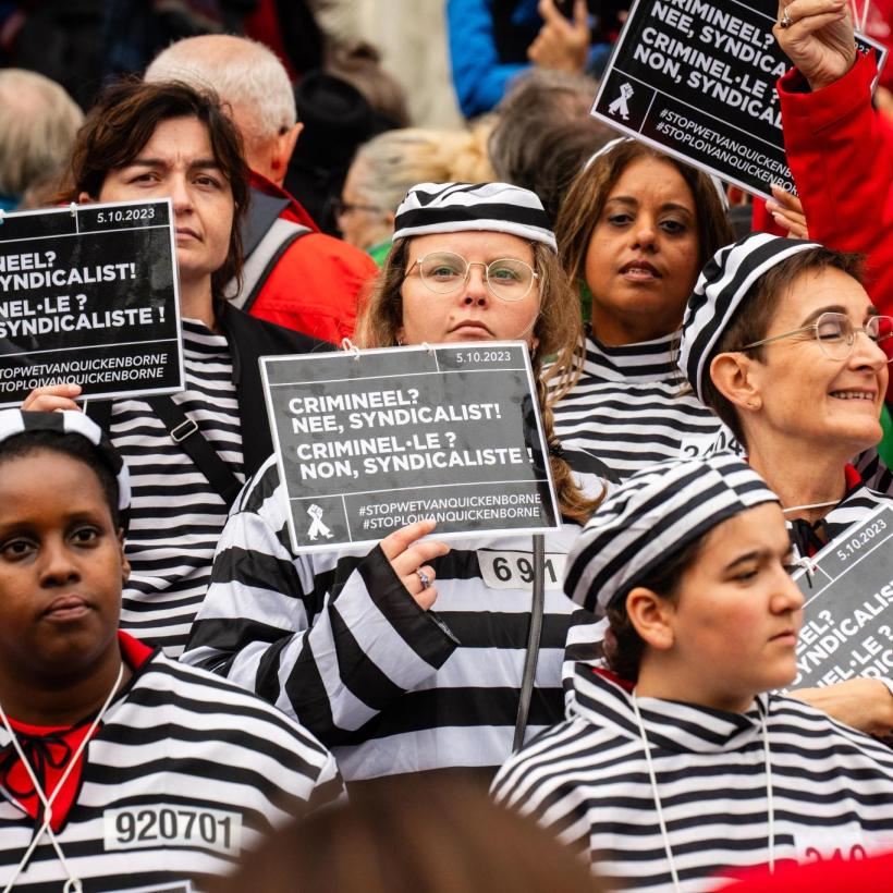 Photo d'une action contre la loi antimanifestation.