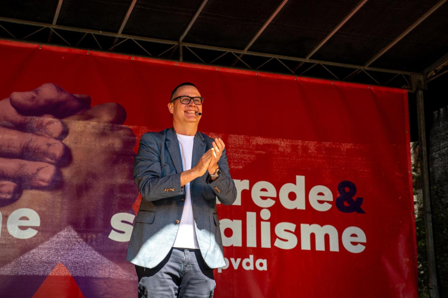 Raoul Hedebouw tijdens zijn 1 meitoespraak in Brussel op 1 mei 2026
