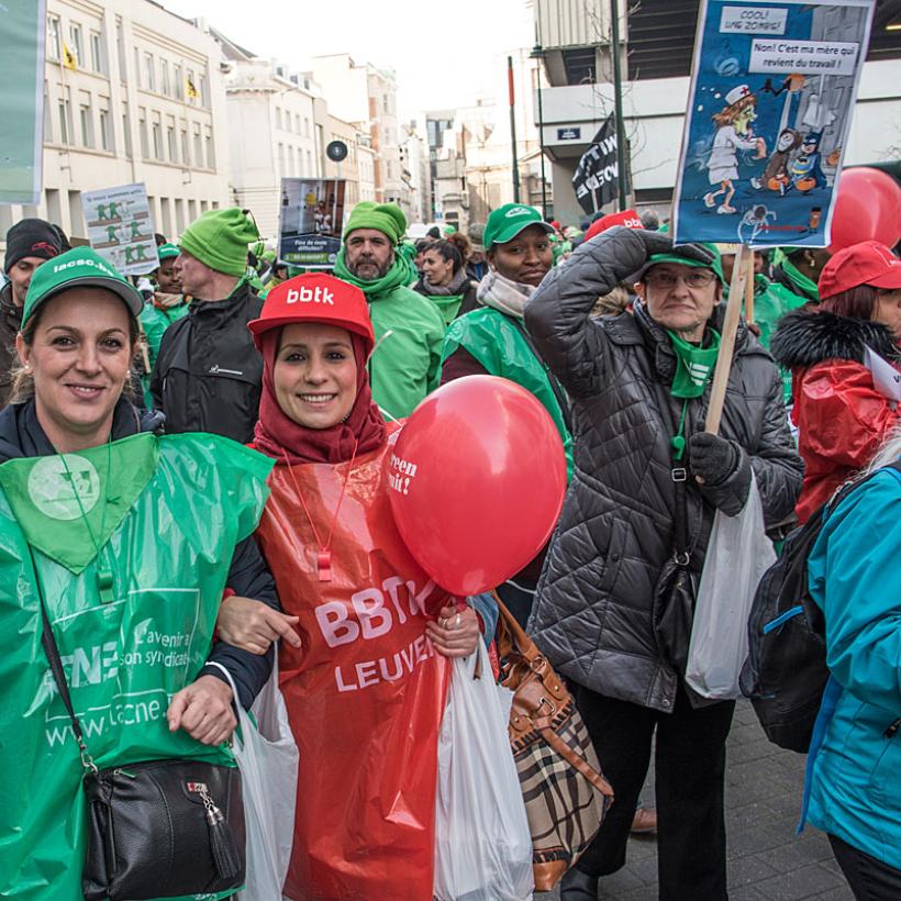 Manifestantes du non-marchand