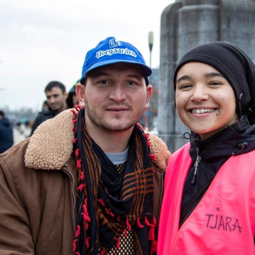 Les associations sur le terrain pour aider les réfugiés oubliés par le gouvernement.