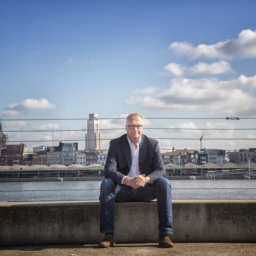 Peter Mertens, le président du PTB, se prépare à sa visite au Roi