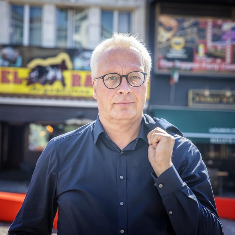 Peter Mertens (PTB) : « Attaquons-nous aux mécanismes qui rendent les gens malades et arrêtons de culpabiliser celles et ceux qui le sont »