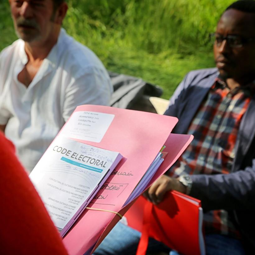 Bientôt la fin du système permettant aux politiciens de régler leurs affaires entre eux ?