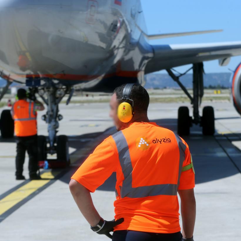 Témoignages : les conditions de travail inhumaines des bagagistes chez Alyzia, le nouveau manutentionnaire de bagages à Zaventem