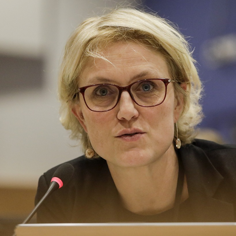 Une multinationale vend un médicament contre le corona 400 fois plus cher que son coût de production : stop au hold-up