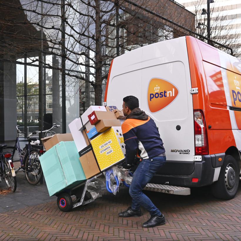 Le PTB demande à la ministre De Sutter d'ordonner la fermeture temporaire de PostNL