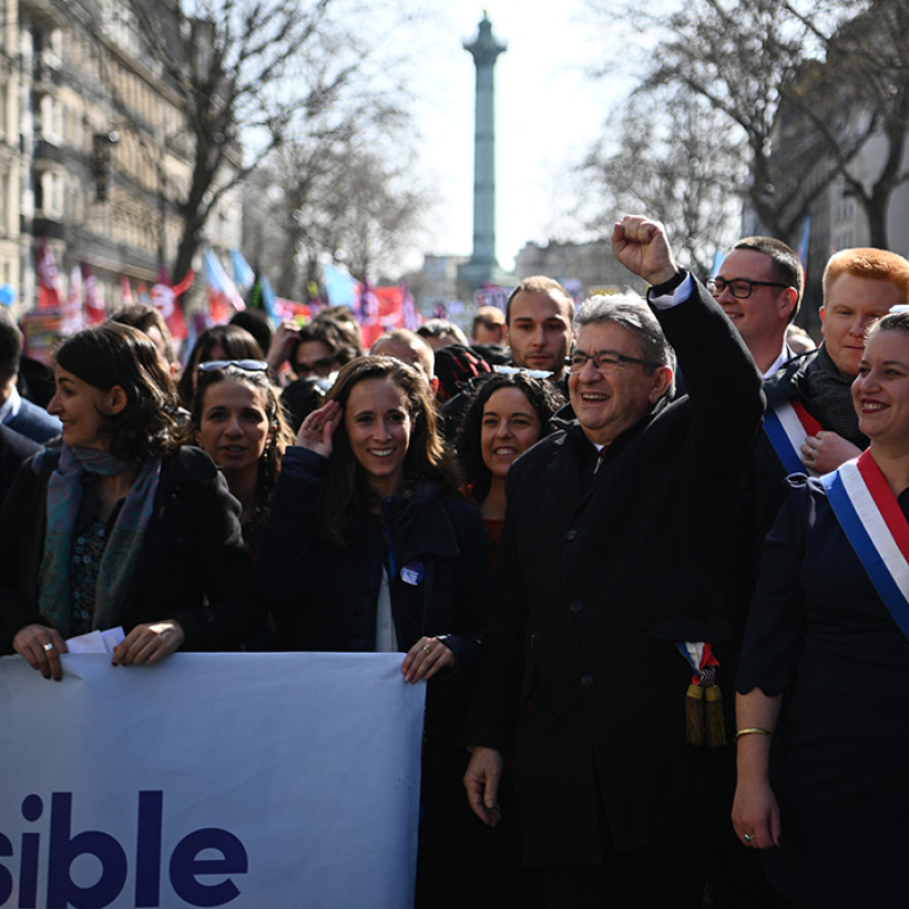 Macron a ouvert la voie pour Le Pen, mais l'espoir vient d'en bas