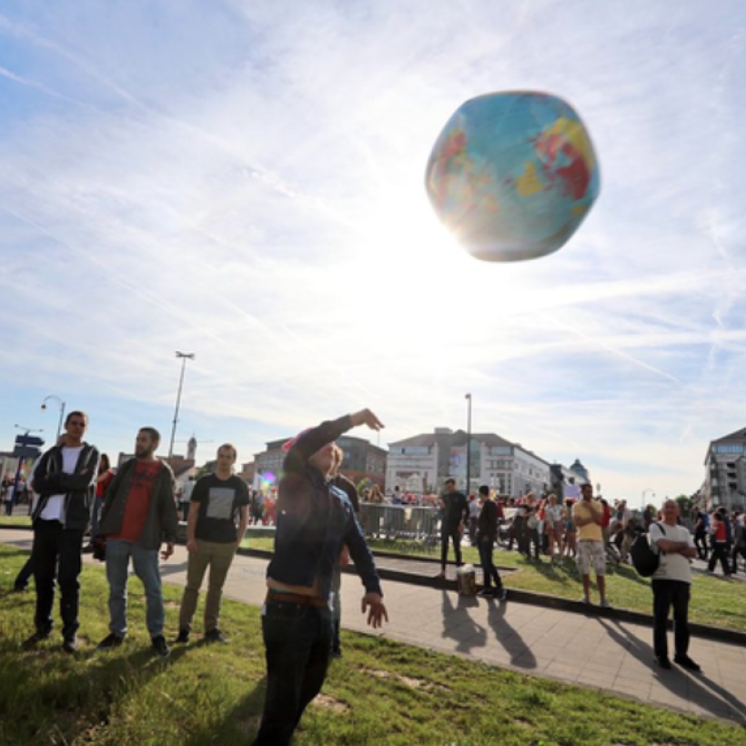 Le mouvement pacifiste se mobilise contre le sommet de l'OTAN à Bruxelles : « La paix ! Pas de nouvelle guerre froide ! »