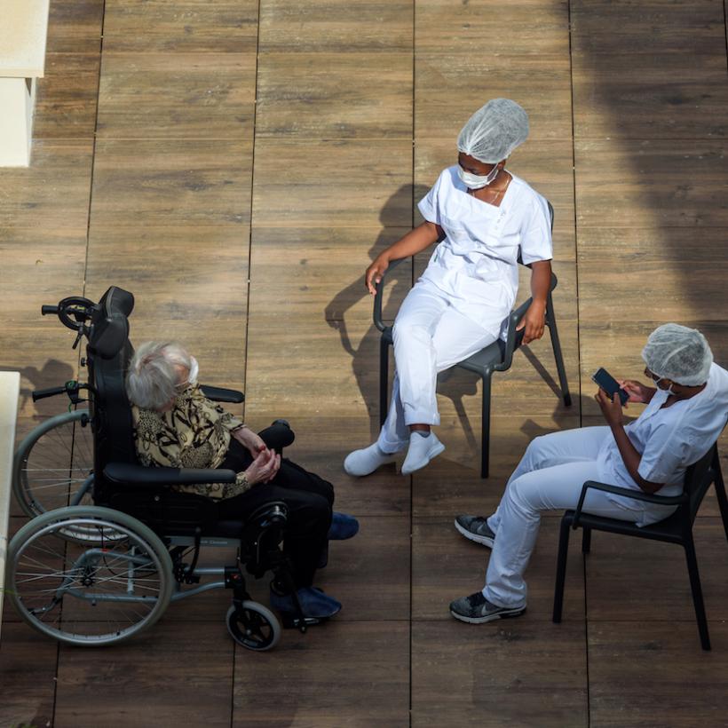 Maisons de repos : les 8 recommandations qui n’ont pas été appliquées par Christie Morreale et Alain Maron et qui auraient pu sauver des vies