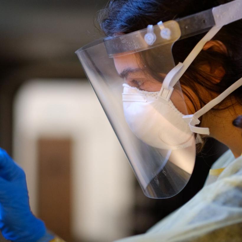 Il est urgent d’élargir le testing et d’impliquer la première ligne à Bruxelles