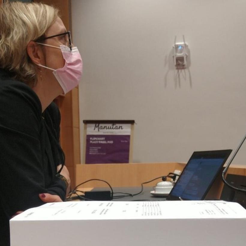 Le ministre Vandenbroucke veut faire approuver 1 850 pages de dispositions légales par le Parlement en un après-midi