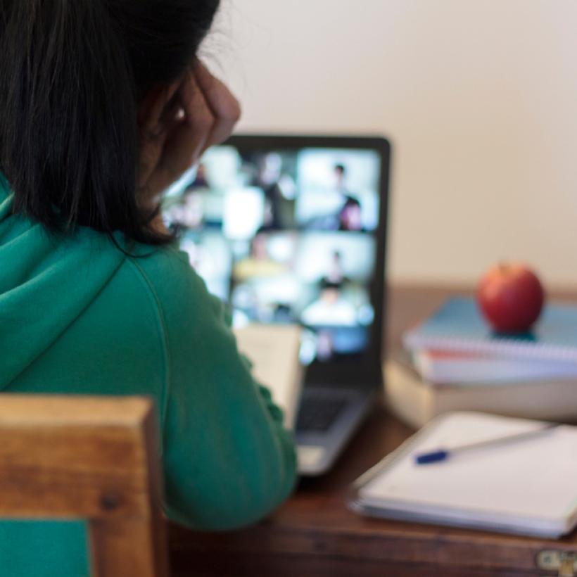 300 euros par famille pour suivre l’école à distance : le PTB demande au gouvernement de prendre des mesures