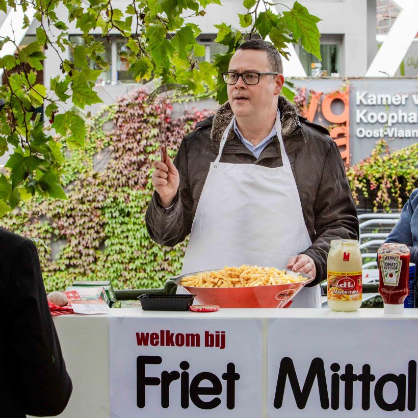 Action du PTB : « Des frites pour les actionnaires, une augmentation pour la classe travailleuse »