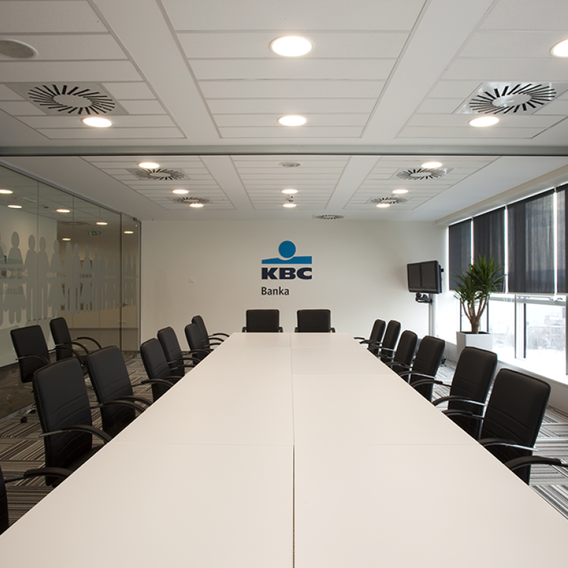 Le capitalisme vautour à la KBC : 2,5 milliards d'euros de bénéfice, 1 400 emplois supprimés