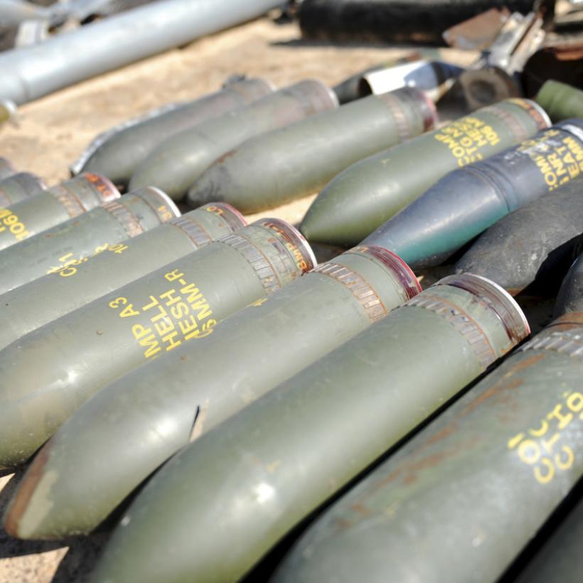 Des bombes à sous-munitions. 