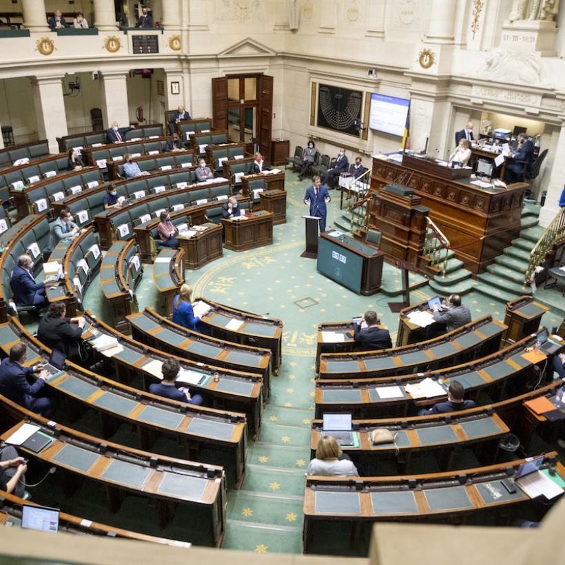 Loi pandémie : un nouveau projet qui recycle les mêmes méthodes, dangereuses pour nos droits démocratiques et inefficaces