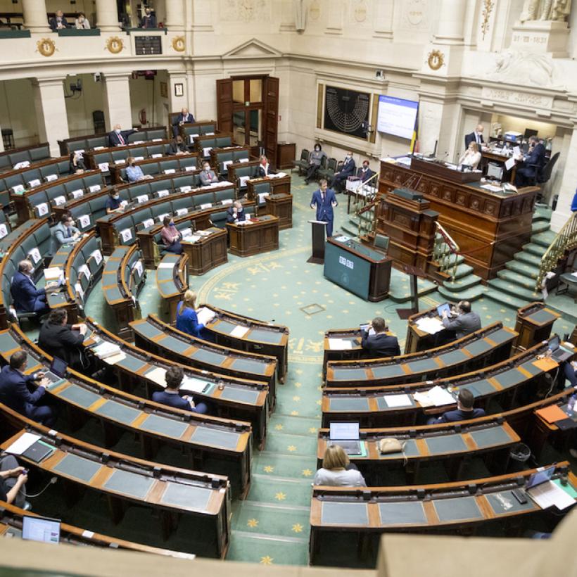 Activation de la loi pandémie : le débat démocratique suspendu, la lutte doit continuer