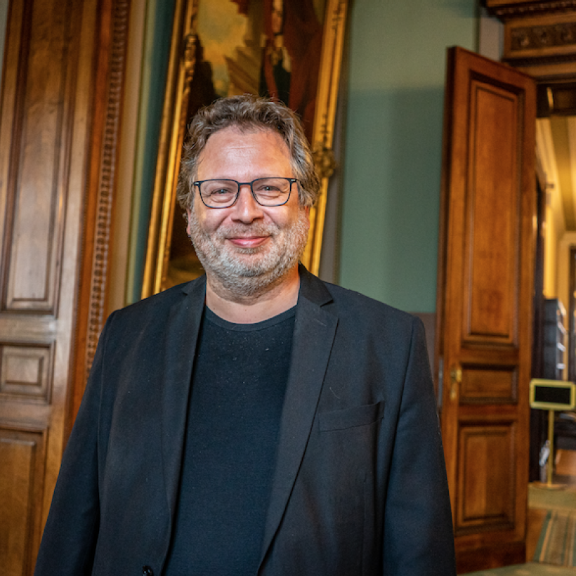 Faut-il laisser Bernard Arnault  gérer l’argent du contribuable belge ?