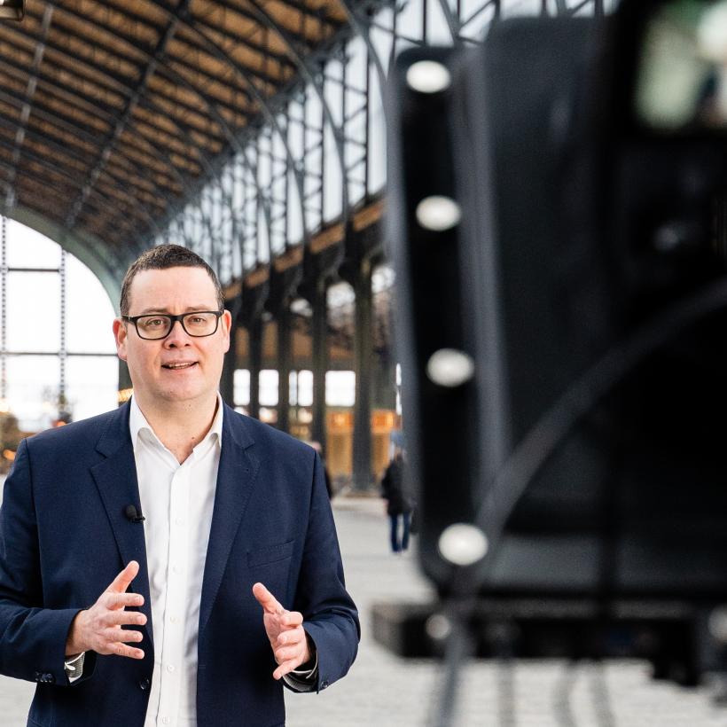 Raoul Hedebouw :  « Faisons de 2022 une année de résistance. Rendez-vous le 27/2 dans les rues de Bruxelles pour dire Basta à ce gouvernement » 