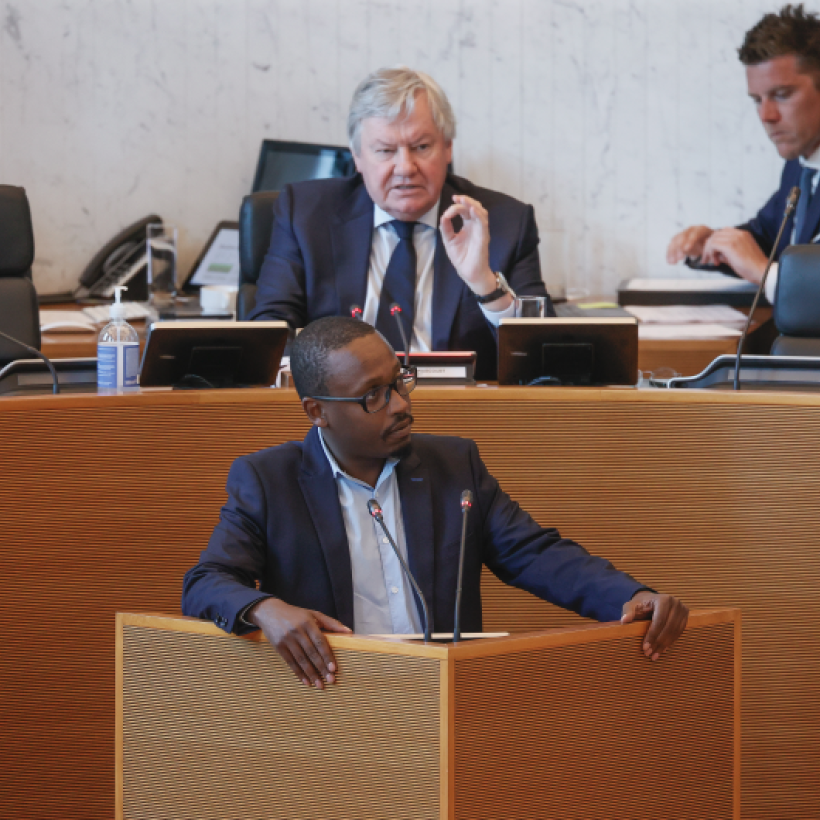 Harcèlement, dépenses excessives d’argent public, etc. : le Bureau du Parlement wallon décide… de ne pas décider  - PTB