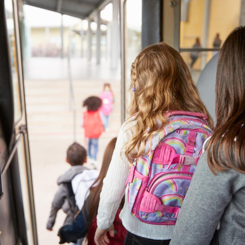 Le PTB demande l’instauration de plafonds justes sur les prix des voyages scolaires