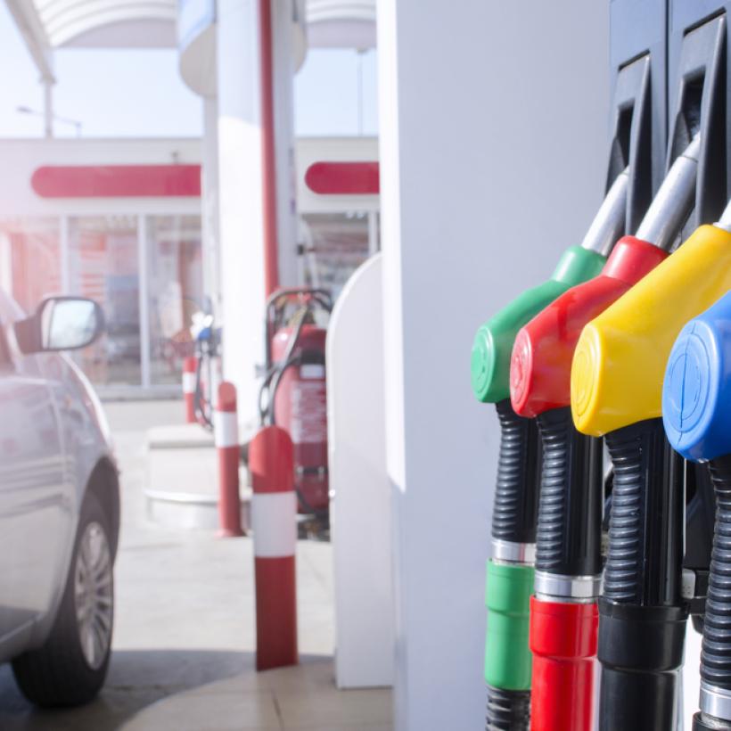Le PTB veut baisser les accises et ramener le prix du carburant sous les 1,40€/L