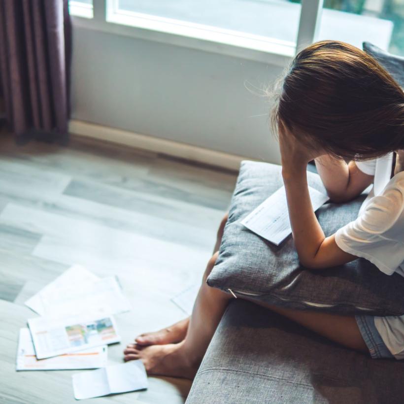 12 600 dossiers en 2018 ! Pour le PTB, il faut arrêter d’envoyer des huissiers en cas de dette scolaire