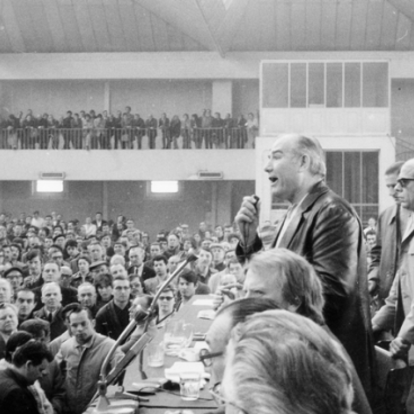 Les talents d'orateur de Dussart ont rapidement fait de lui une figure importante dans le syndicat