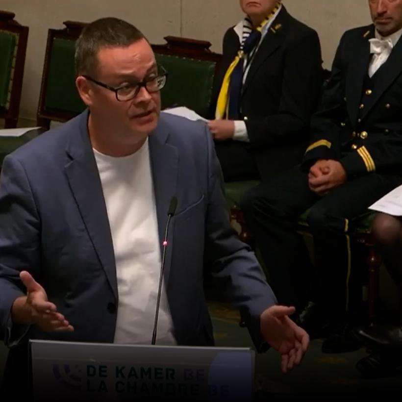 Raoul Hedebouw intervient à la Chambre.
