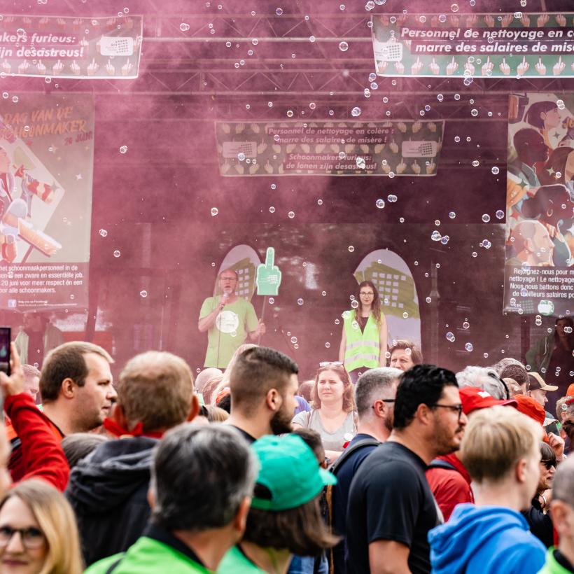 Manifestation pour nos salaires.