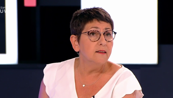 Nadia Moscufo, députée PTB, sur le plateau de QR le Débat (RTBF)