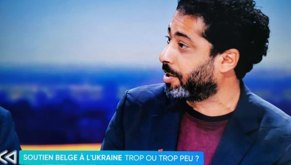 Nabil Boukili, député PTB, sur le plateau de RTL.