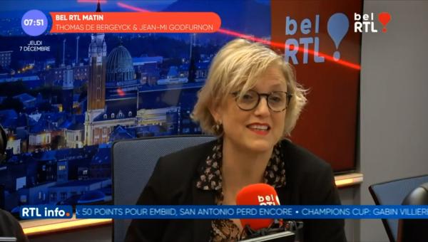 Sofie Merckx au micro de Bel RTL.