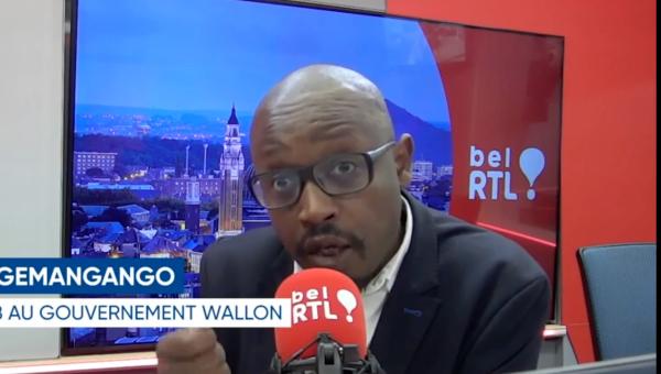 Germain Mugemangango au micro de bel RTL