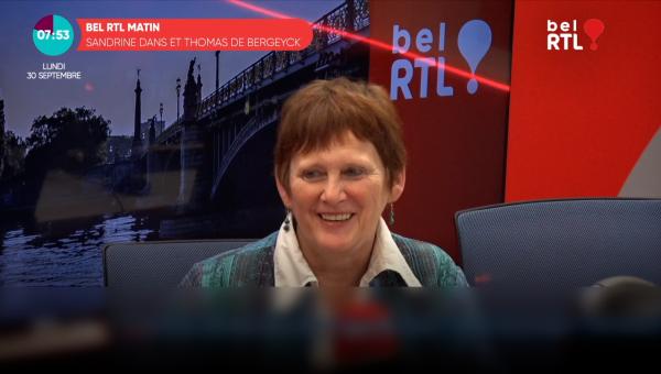 Alice Bernard au micro de Bel RTL