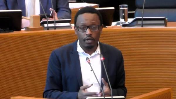 Germain Mugemangango au parlement wallon.