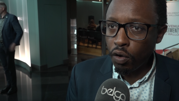 Germain Mugemangango au micro de Belga