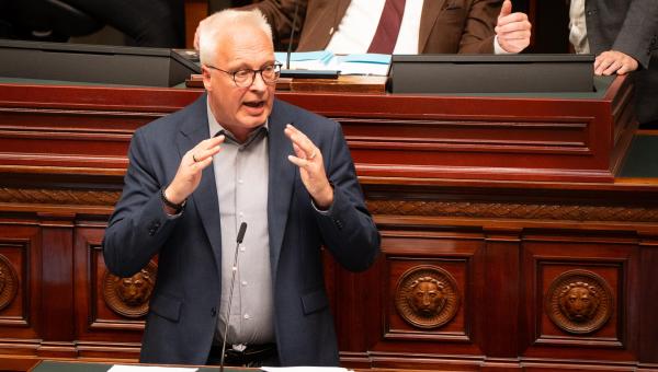 Peter Mertens tijdens zijn tussenkomst in de Kamer